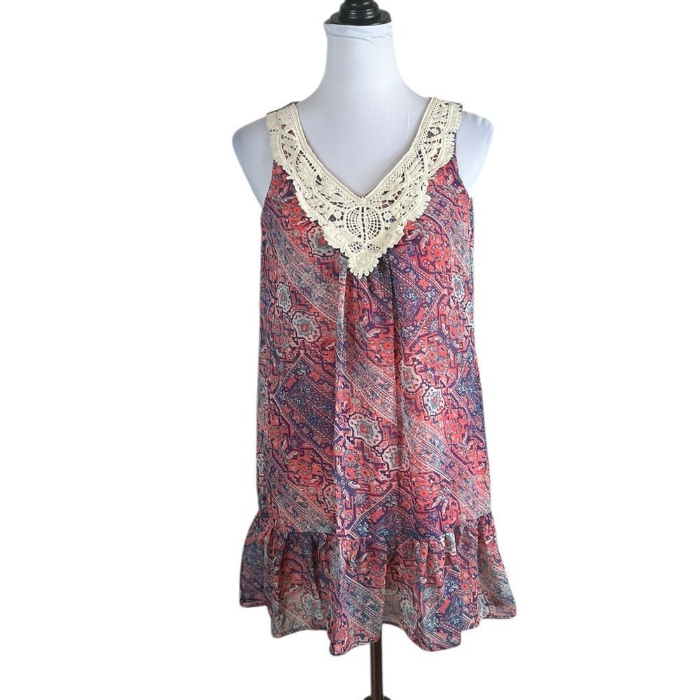 As U Wish Coral and Cream Lace Dress, Size‎ XS